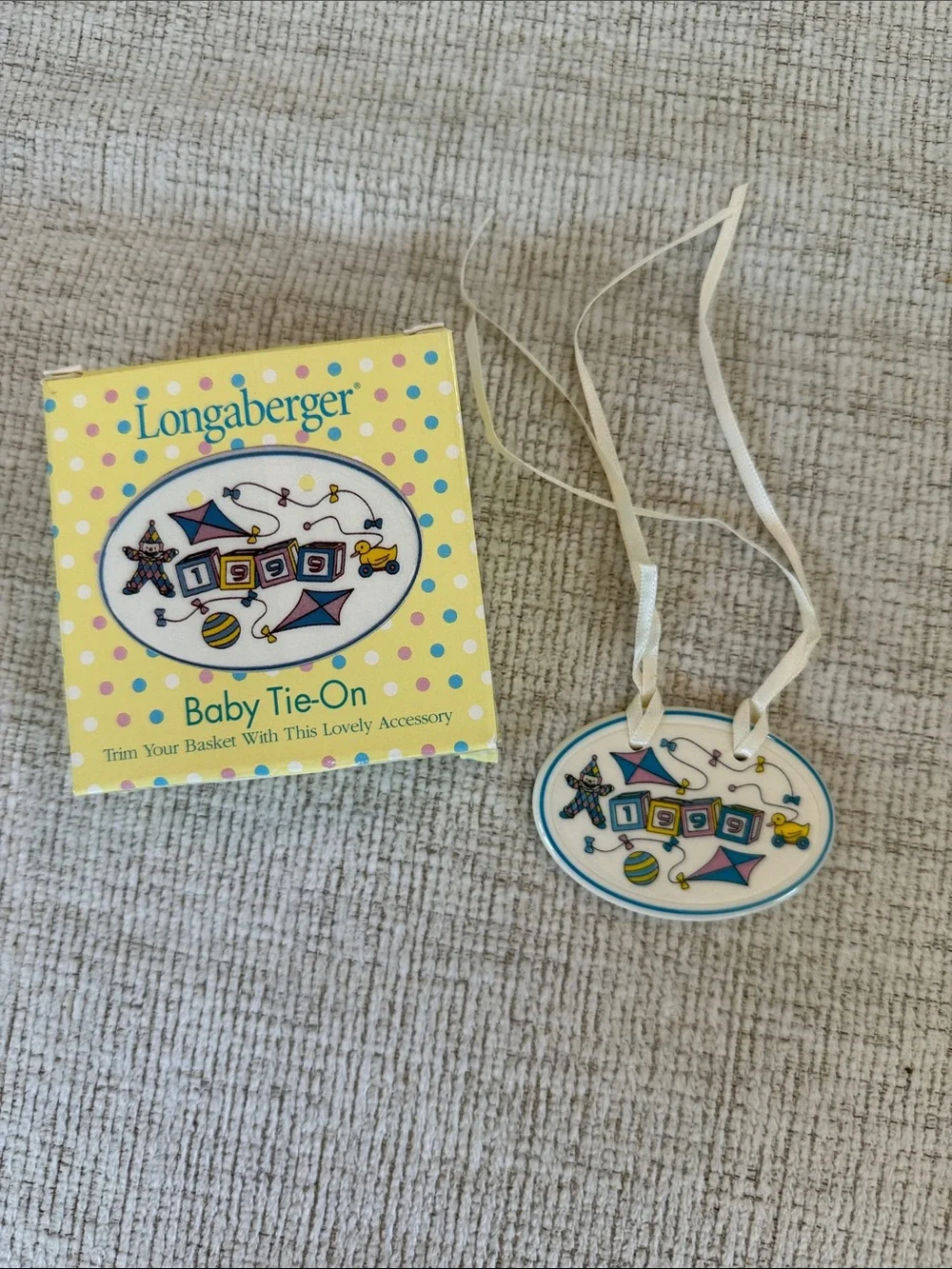 Longaberger 1999 Baby Tie-On for basket